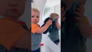 he do be wiping doe 👀😂 #wipeitdown