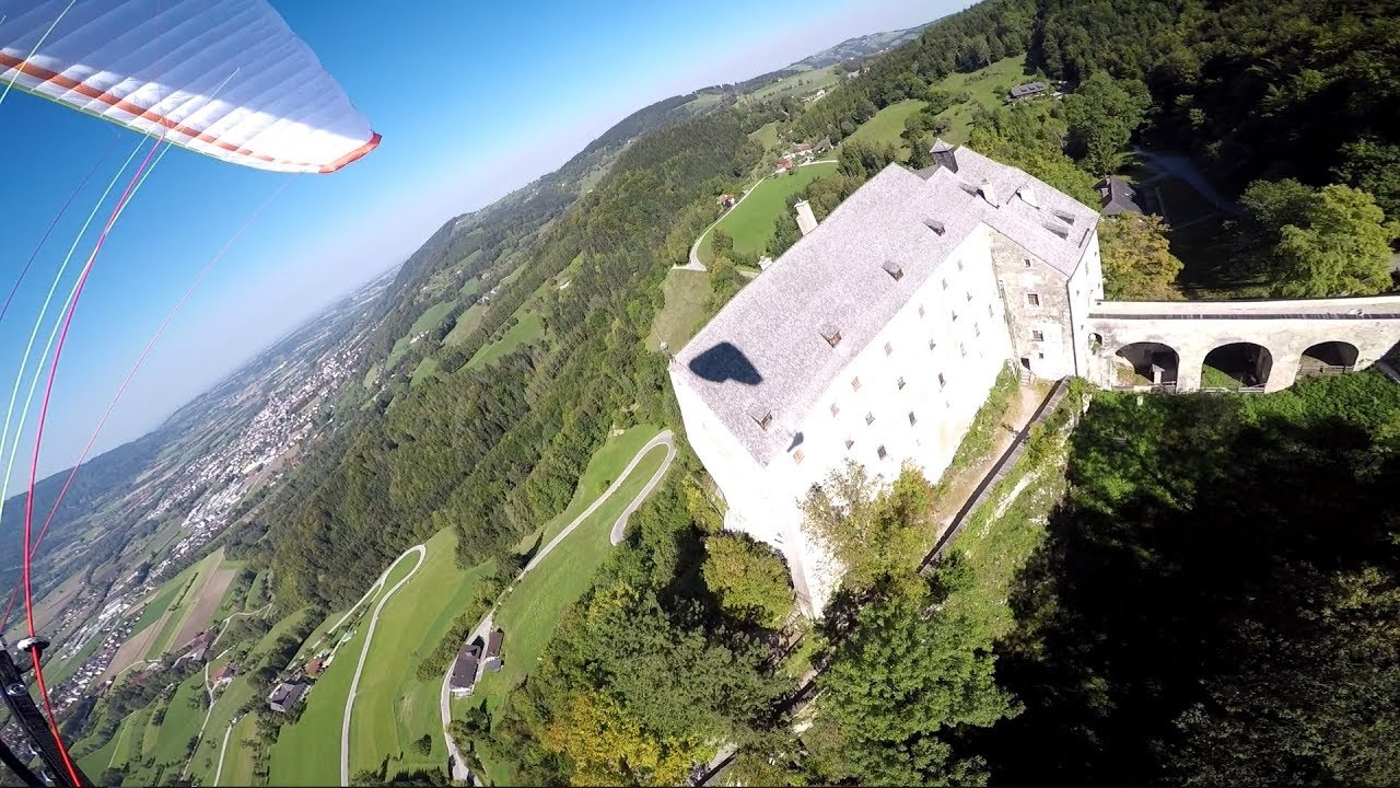 Paragliding over Burgaltpernstein