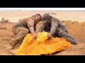 These two destitute men discovered a large lump of gold in the desert