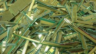 Gold Recovery Escrap Computer Scrap Fingers in Aqua Regia