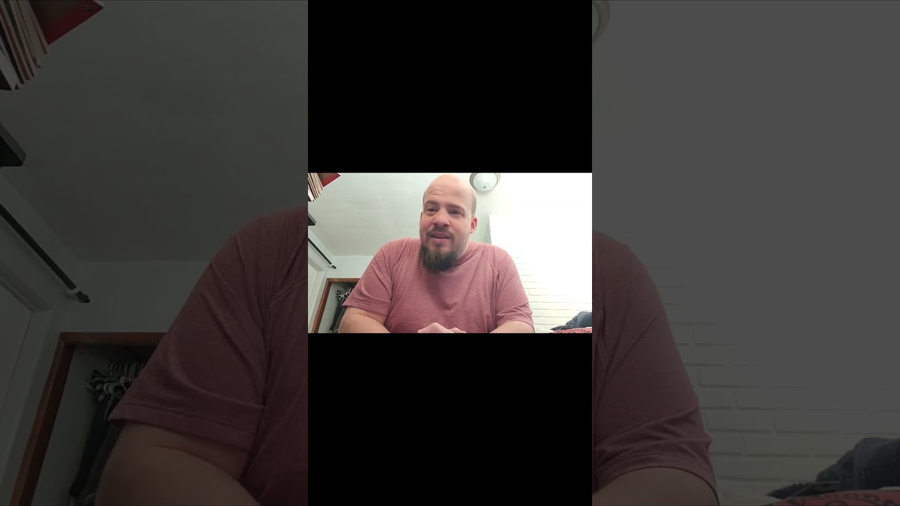 UNCANNY SIMILARITIES BETWEEN THESE PHOTOS