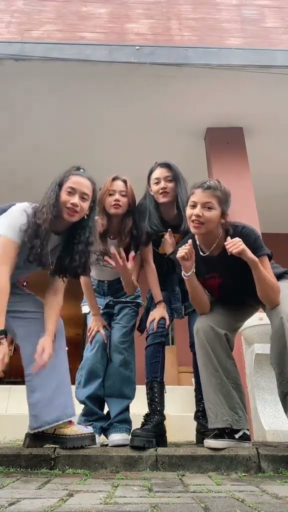 SLAYY QUEEENNN!! Gengg skenaa Asmara Gen Z Boss #shorts #asmaragenz