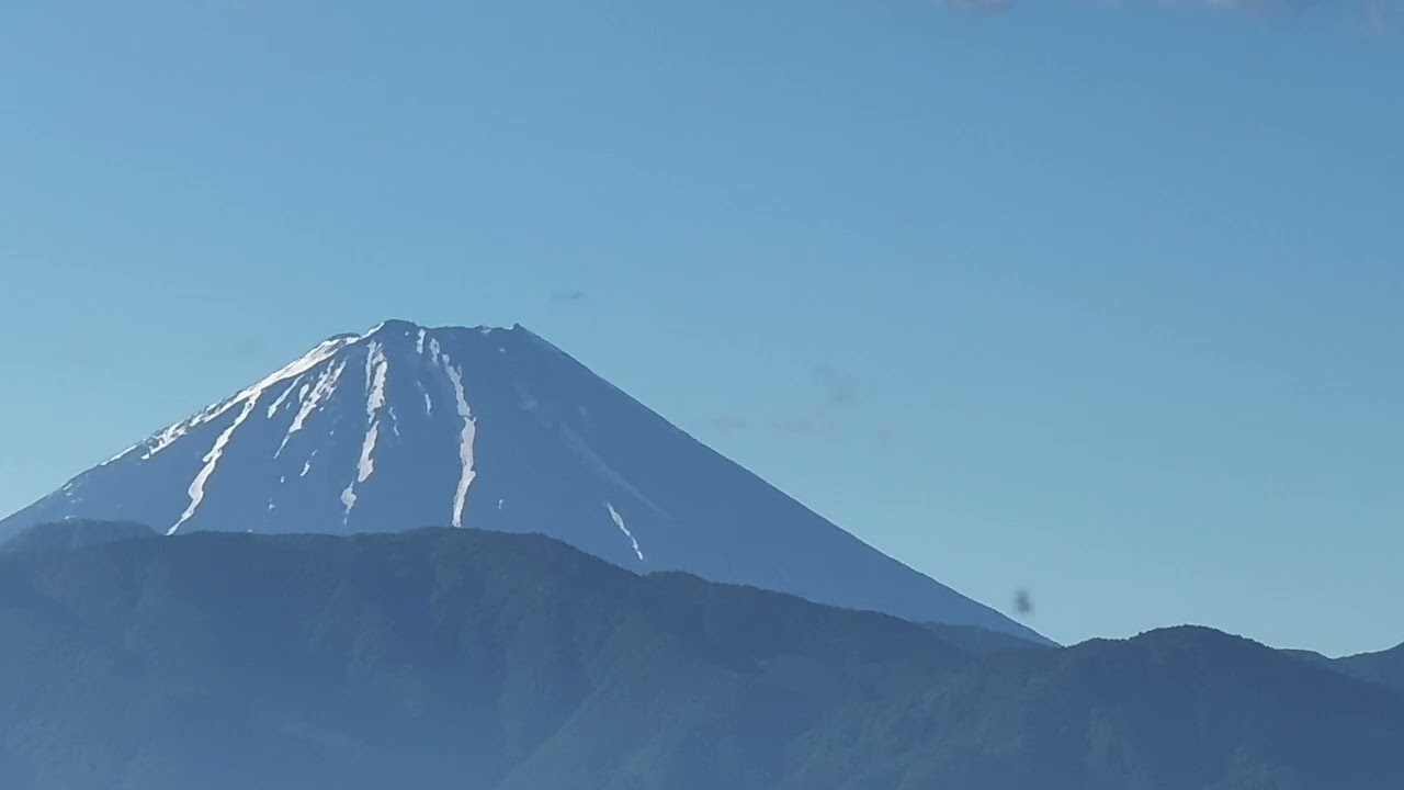 雪解け真っ最中の富士山とジャズギター/naima
