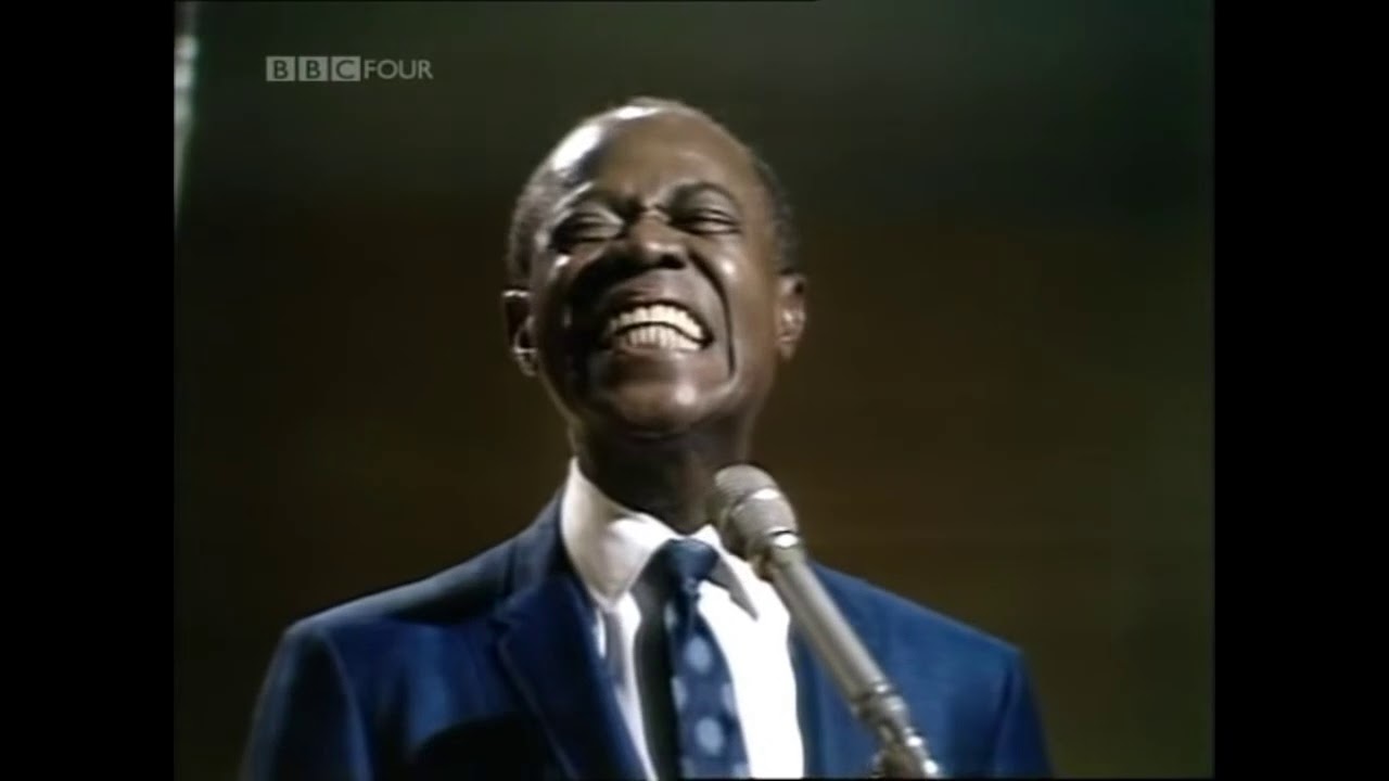 Louis Armstrong - Wonderful world (life) - YouTube