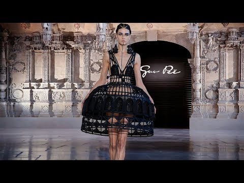 Guo Pei - HD | Haute Couture | Fall/Winter 2018/19 | Official Edit