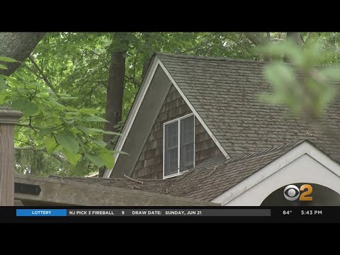 Westhampton Couple Stranded