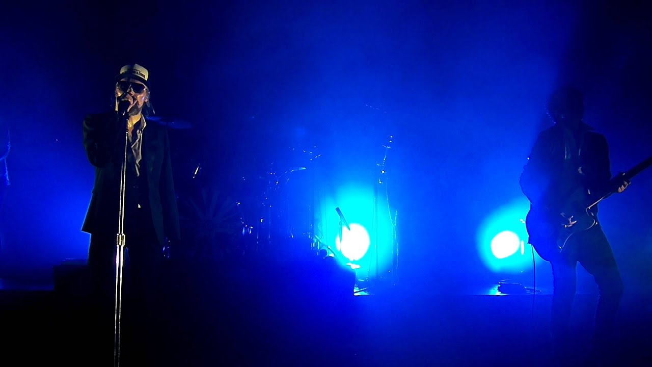 Sort Sol - Daughter of sad - Jelling Musikfestival 2011 - YouTube
