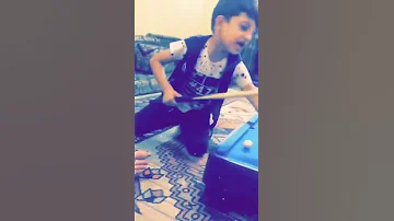 الطفل المعجزة في البلياردو افضل طفل يلعب بلياردو محترف بلياردو صغير الطفل ذو ال٧ سنين يعلم البلياردو 