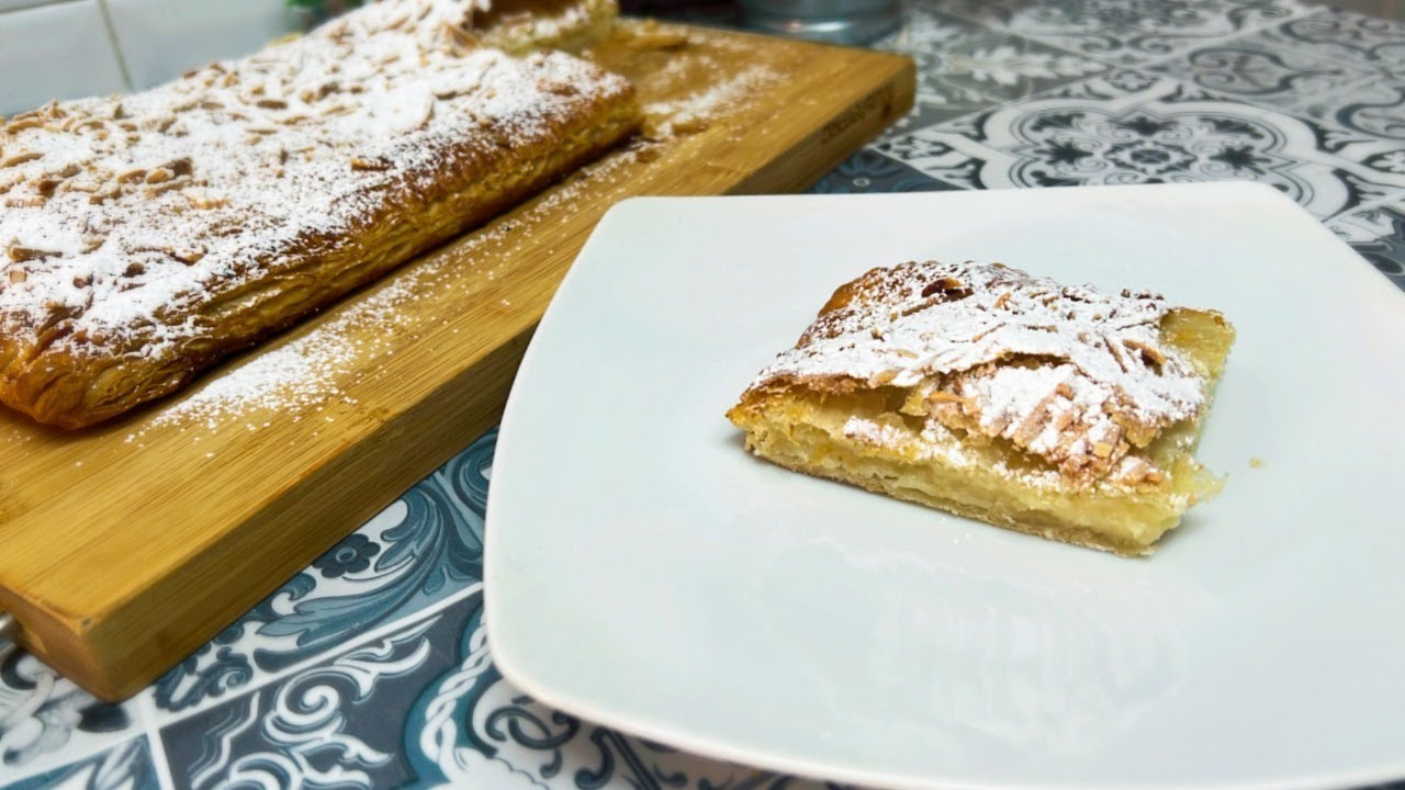 Coca de hojaldre con crema, de Llavaneres, muy fácil y rica!