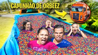 TRANSFORMAMOS O CAMINHÃO EM UMA PISCINA DE ORBEEZ GIGANTE!- MUITO ÉPICO!