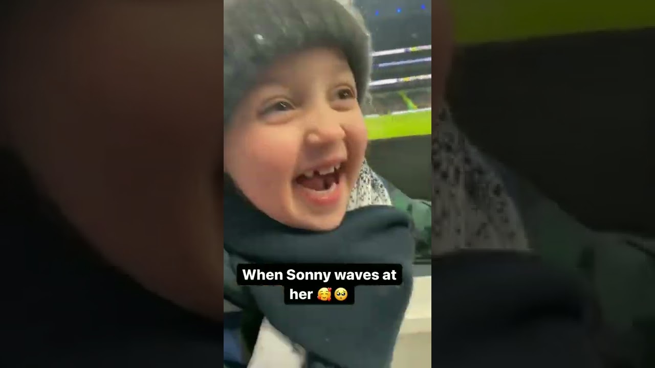 When Sonny waves at her 😍 