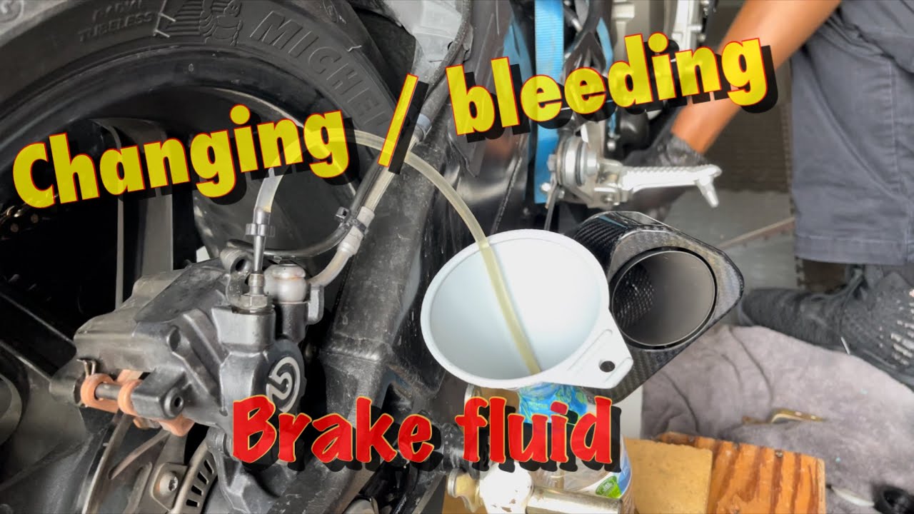 Changing / Bleeding the rear brake on my 2016 BMW S1000rr YouTube