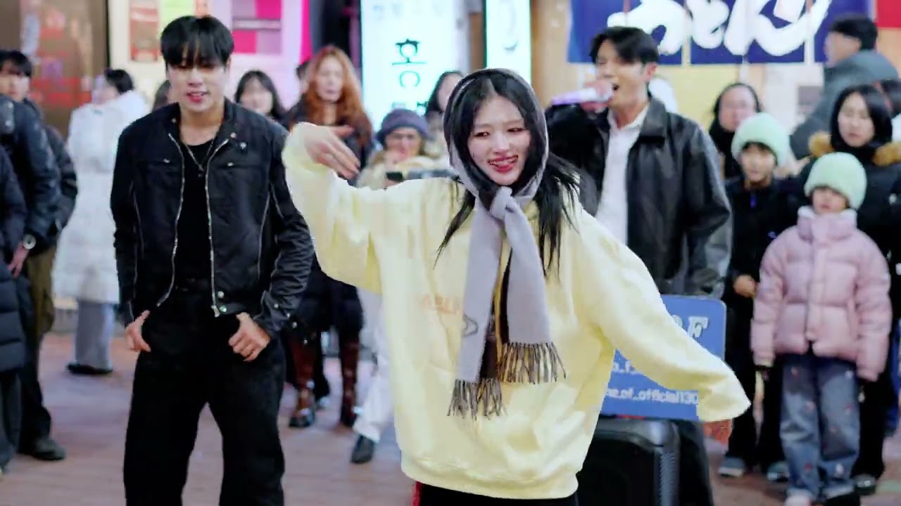 댄스팀 원오브 _  kpop dance in public _ 홍대 댄스 버스킹 _ 25-12-30