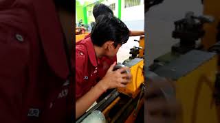 Mesin bubut Proses pembelajaran di smk krian 1 sidoarjo