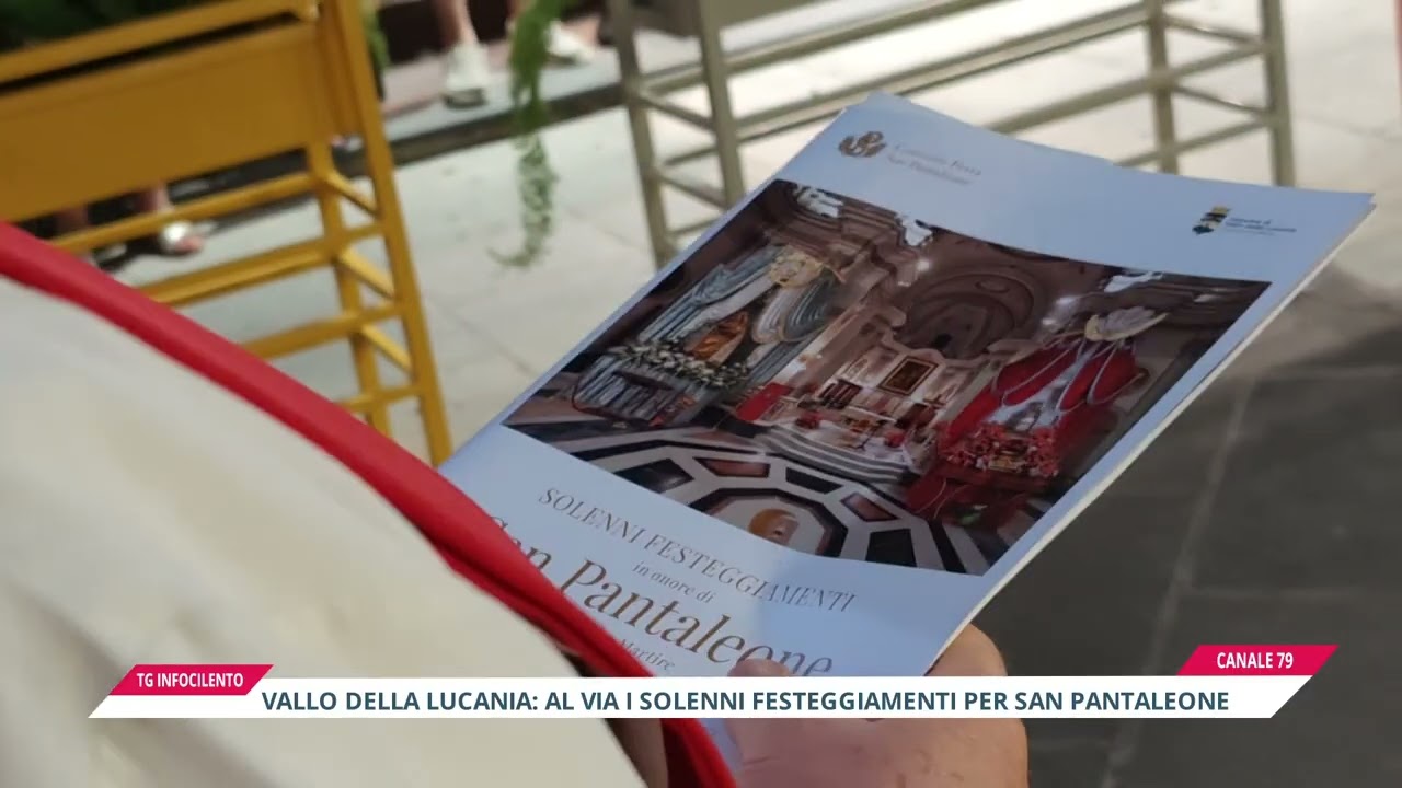 Vallo della Lucania: l'Ostensione del Quadro dà inizio ai Solenni Festeggiamenti per San Pantaleone