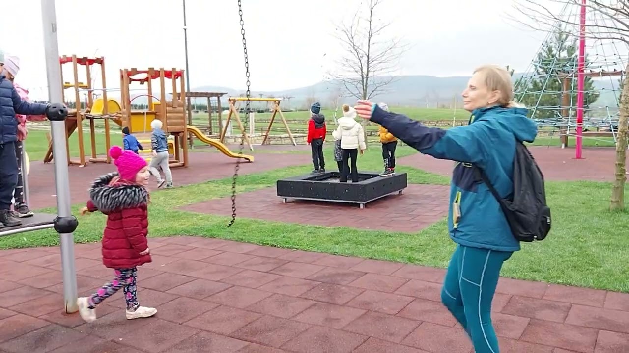 Дъгичките играят в Исторически парк.