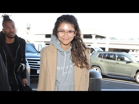 Zendaya Looking Flawless With No Makeup While Heading To Paris