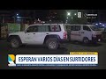 Las filas crecen en los surtidores de La Paz por la falta de combustibles