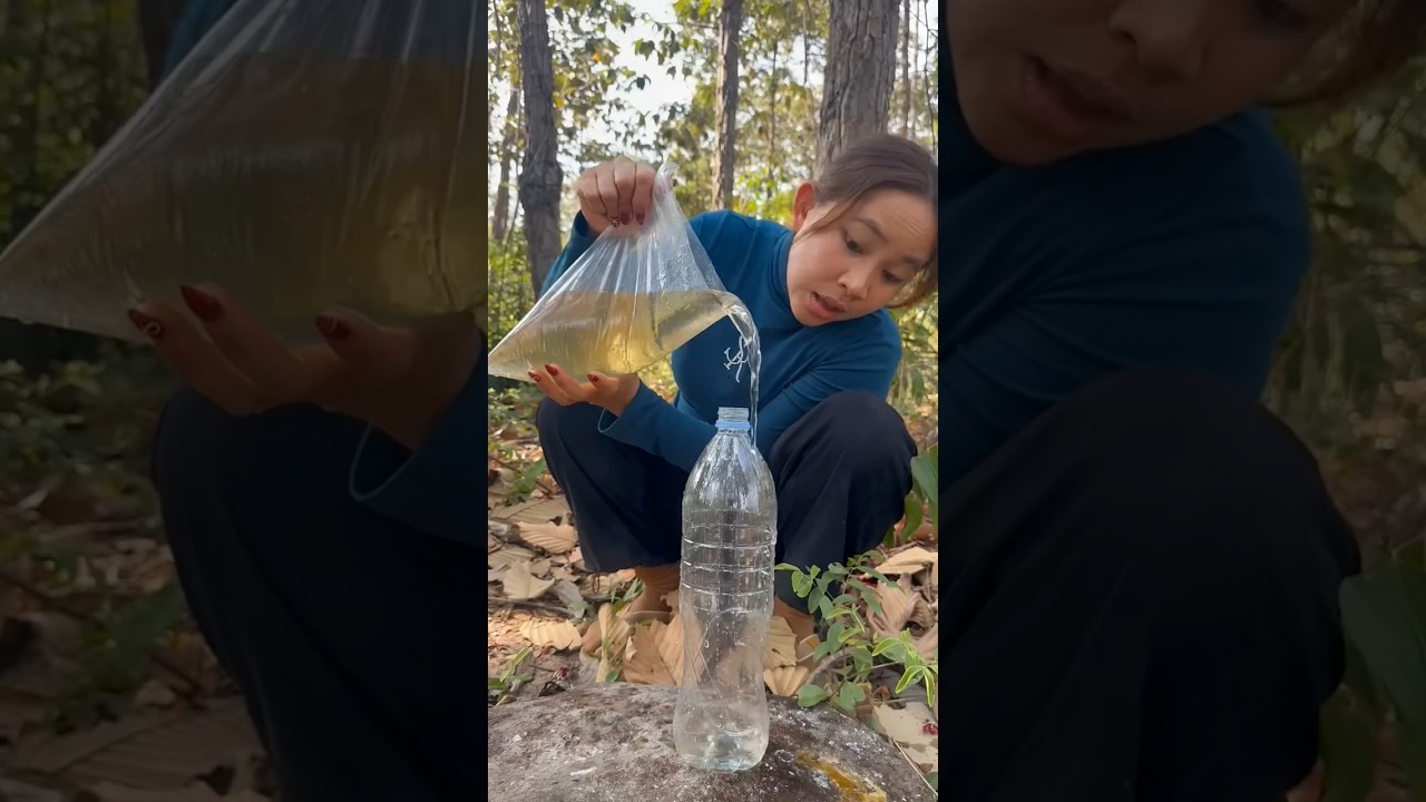 🤔🤓Survival Skills: easy met🤯hood saving water transfer to bottle 
