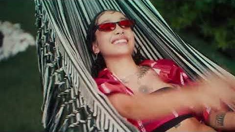 Mal Acostumbrao (con Maria Becerra - Official Video)