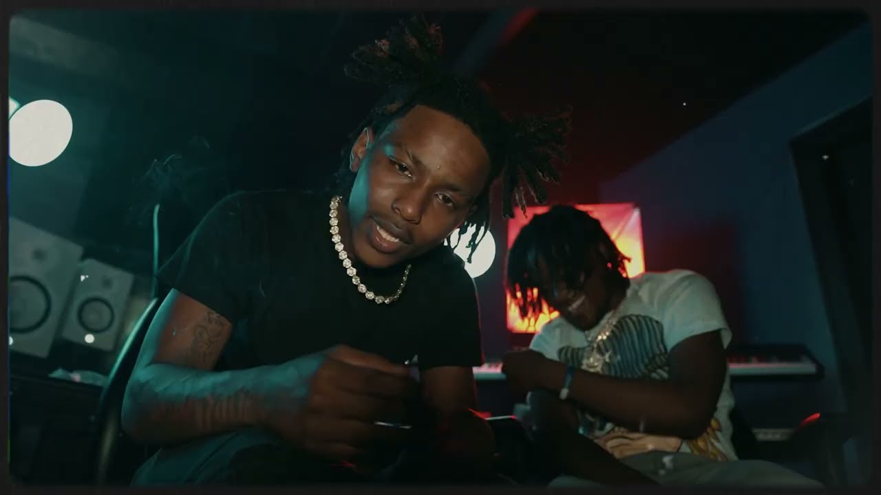 Guarda "8900K" Mari64 ft. Lul Ebk (Official Music Video) shot & edited by @nicosviews su YouTube Guarda "8900K" Mari64 ft. Lul Ebk (Official Music Video) shot & edited by @nicosviews su YouTube