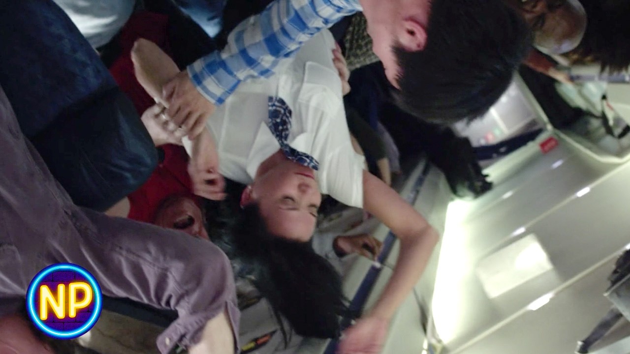 ⁣The Plane Is Flying Upside Down | Flight (2012)