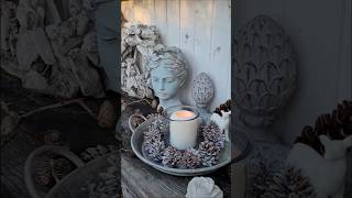 Shabbychic geweißte Kiefernzapfen mit wasser verdünnt kreidefarbe basteln - mit Draht Kranz zwirbeln