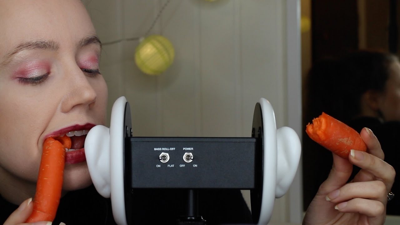 ASMR Eating Sounds | Carrot | Ear To Ear