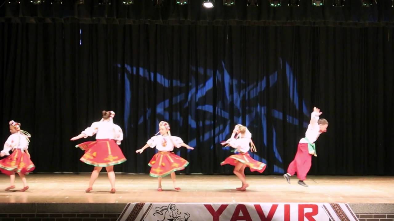 "Kozachok" dance by Iskra