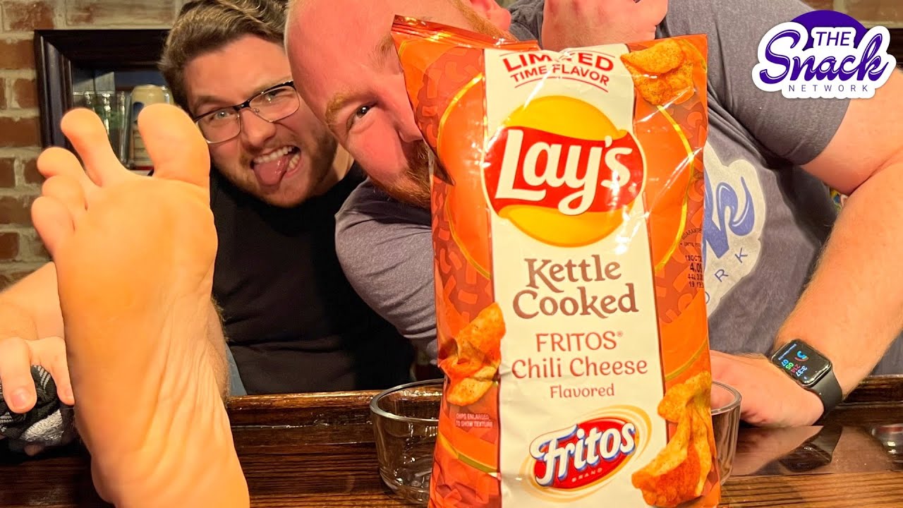LIMITED EDITION Lay's Kettle Cooked Potato Chips FRITOS CHILI CHEESE