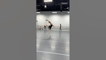 She has it all👏🥹🔥 #ballet #ballerina #esmeralda #pirouettes #dancevideo #dancer #dance