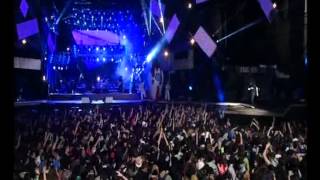 Video thumbnail of "Caparezza - Io vengo dalla Luna [Live Primo Maggio 2012 - RAI3]"