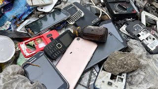 Old used phone, abandoned in the trash || Restore phone from trash