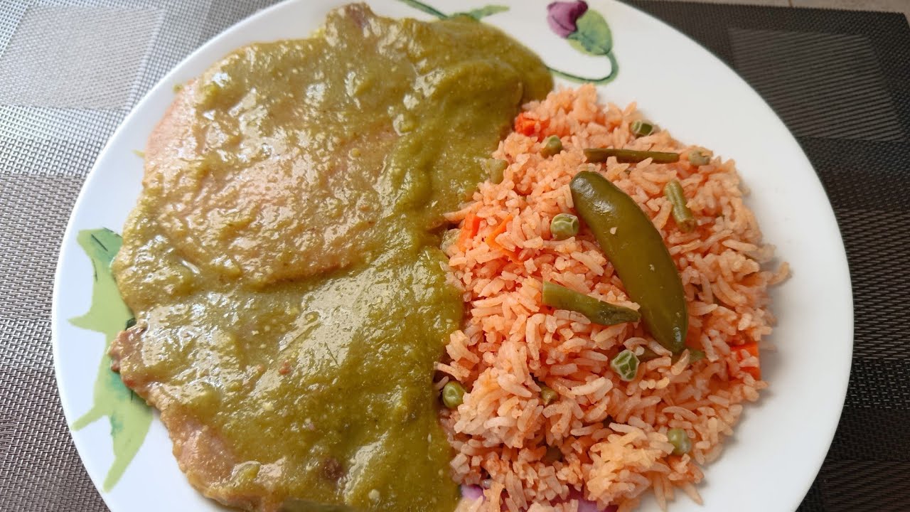 CHULETAS AHUMADAS EN SALSA VERDE Y ARROZ ROJO 🍖🐷🫑🍚🍅🧅🧄🫛🥕