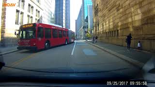 Bendy Bus Takes Wide Corner and Blocks Turning Lane