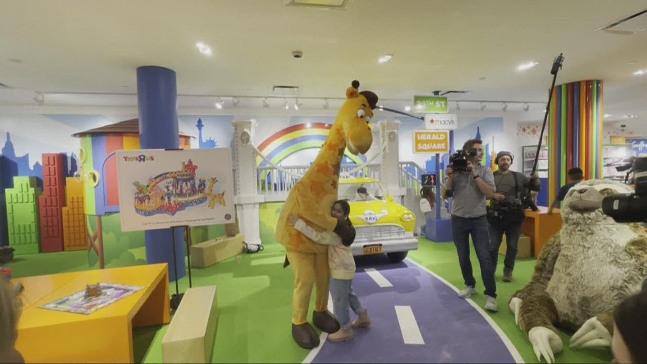 Toys 'R' Us makes grand return in numerous Macy's stores YouTube