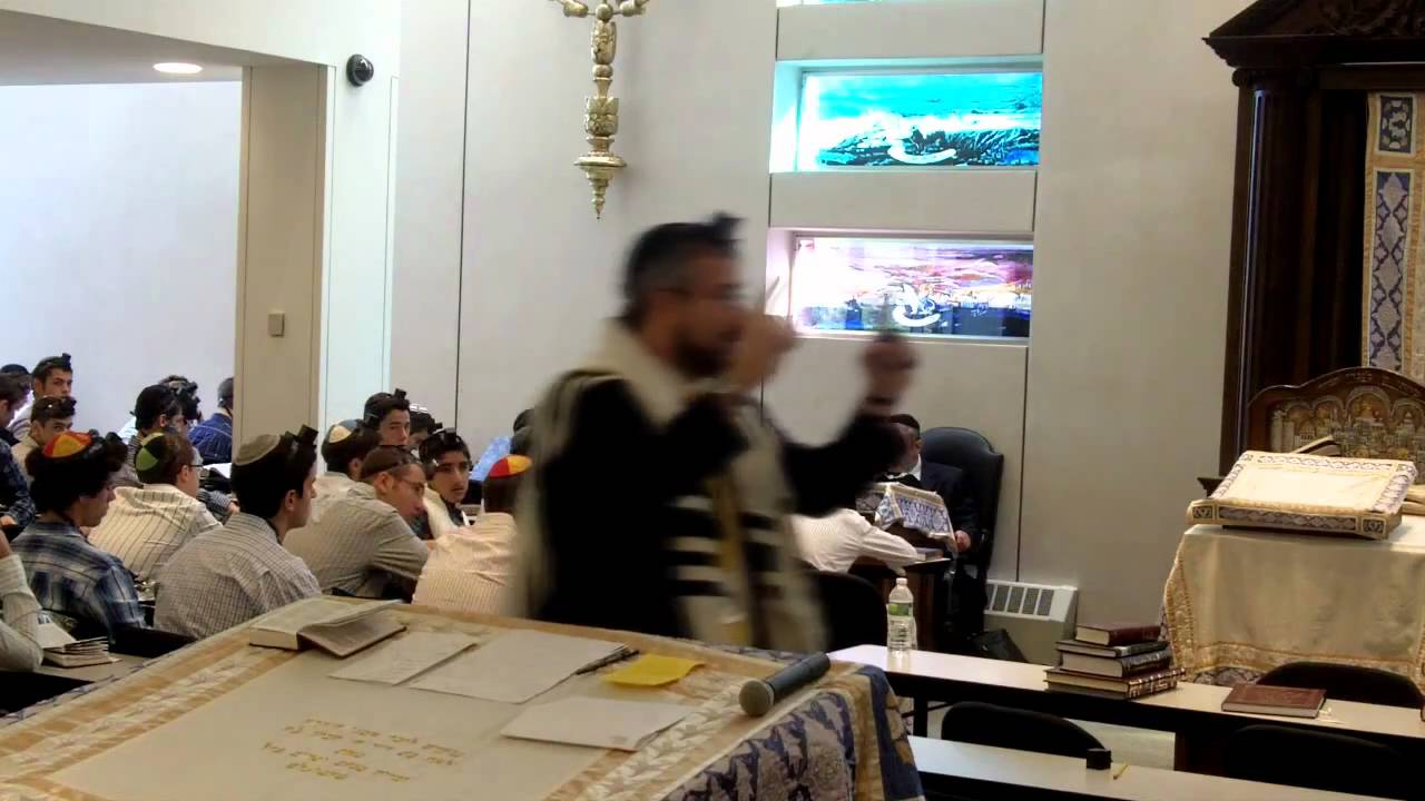 Rabbi Kaminetsky Welcomes DRS Student Body 9-7-10