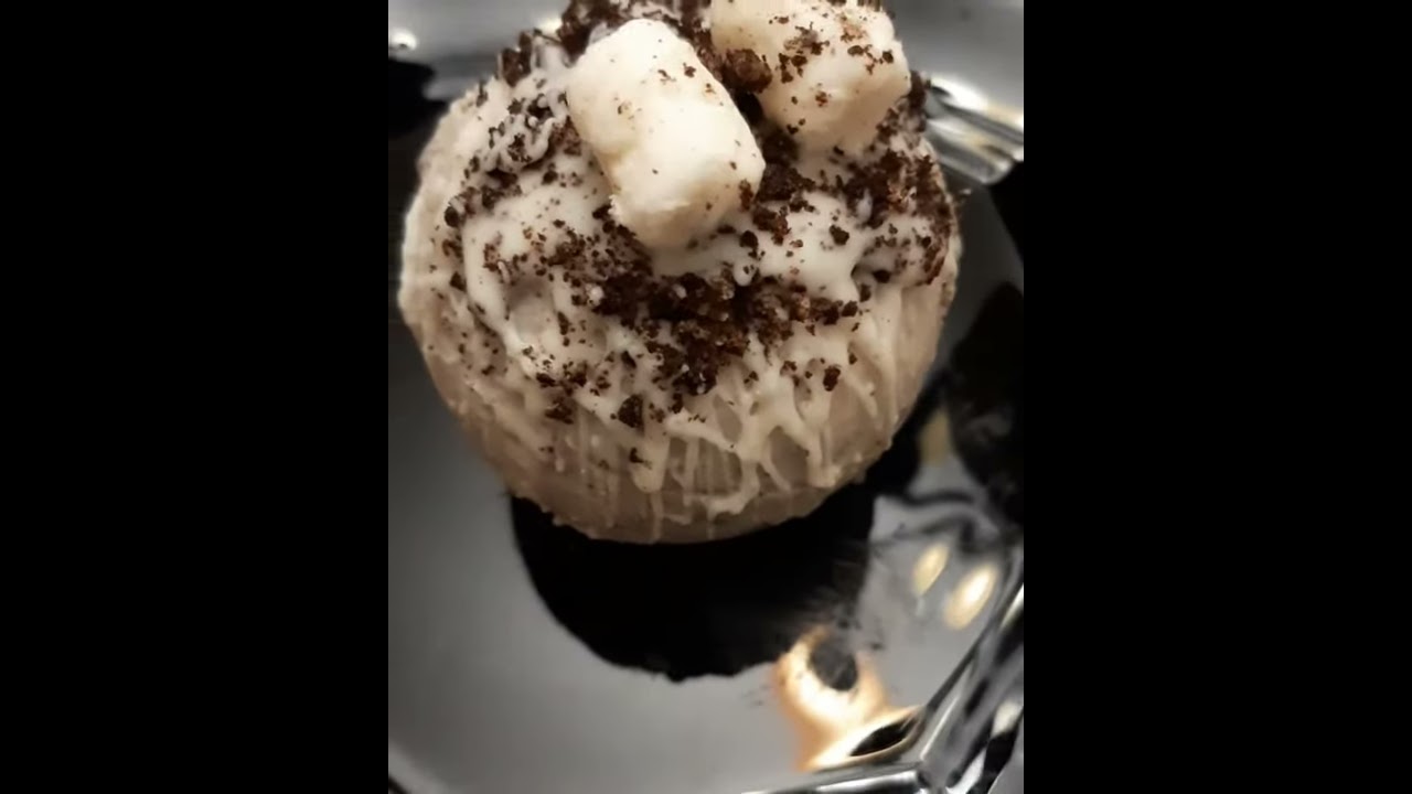Oreo cookie Hot Cocoa Bomb