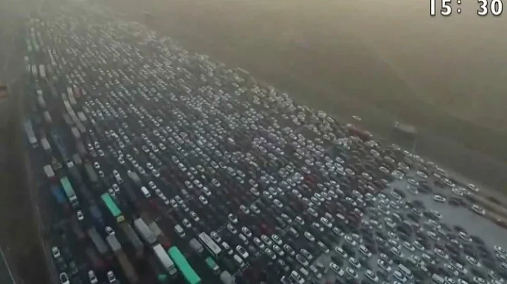 Watch the incredible footage of a 50-lane holiday traffic jam in China - DayDayNews