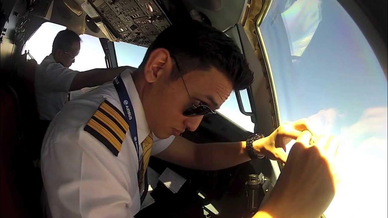 Flight mission. Efb авиация. Sky blue aew. Генерал сша терренс о. Гонки на истребителях.