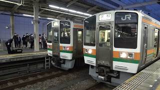 東海道本線２１１系＋２１１系づ通列車熱海行き到着シーン2020.03.12