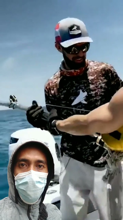 Cewek Adu kuat dengan ikan #shorts