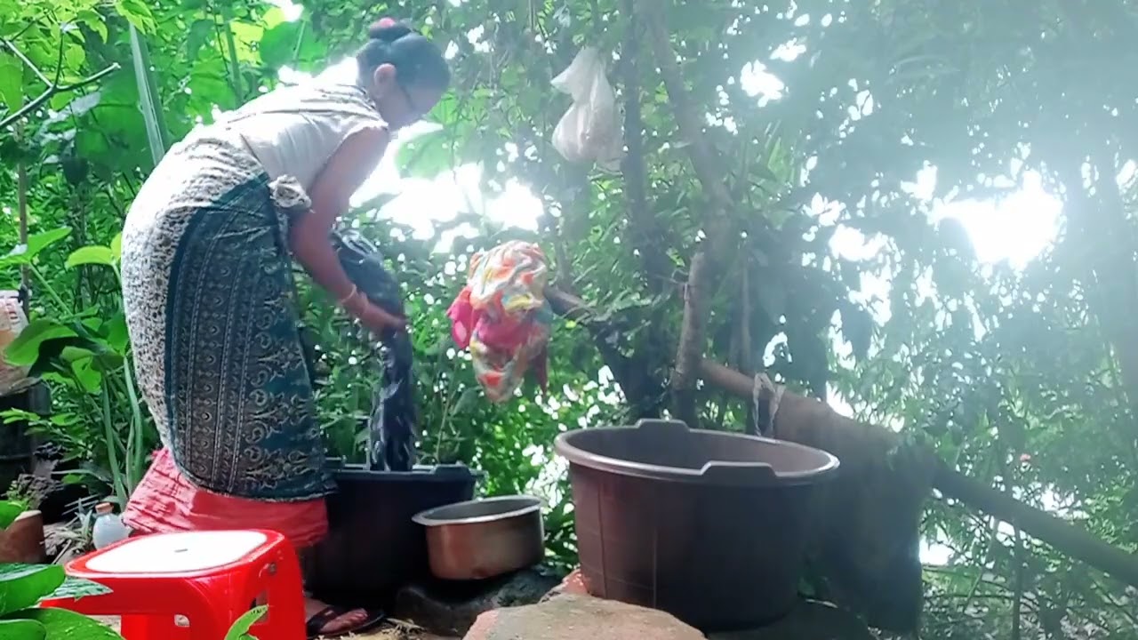 কাপোৰ ধোৱা ধূবানী লাগেজদি মাতীব ডিগল 