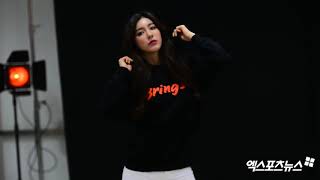 한화 치어리더 김연정 '셔터만 누르면 화보네~'