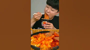 اكل اندومي كوري حار 