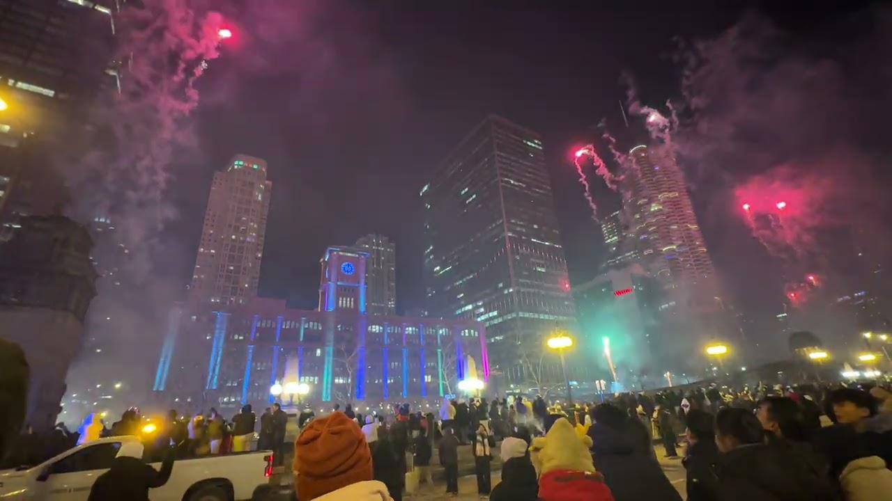 New Year’s Eve Fireworks at the Chicago River!
