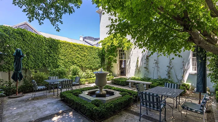 4 bedroom house for sale in Gardens | Pam Golding Properties