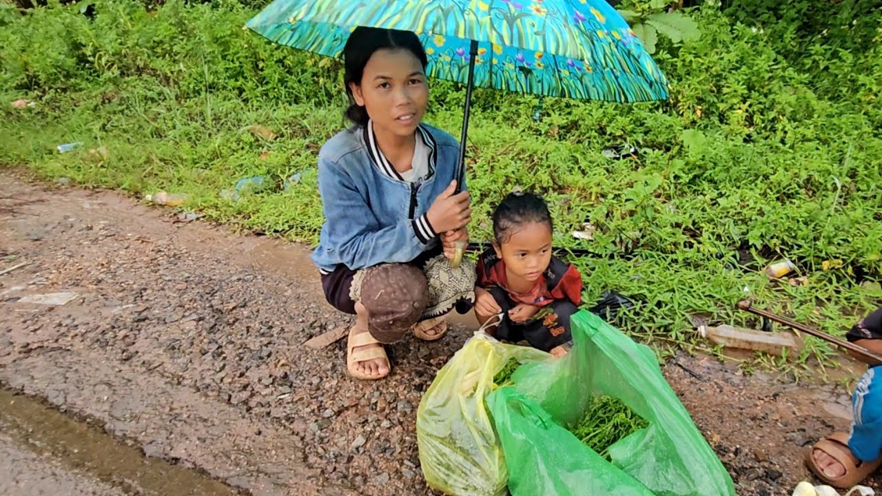 จูงลูกน้อยท้าฝนอยากขายแต่ไล่เงินบ่เป็น 7 กันยายน ค.ศ. 2025