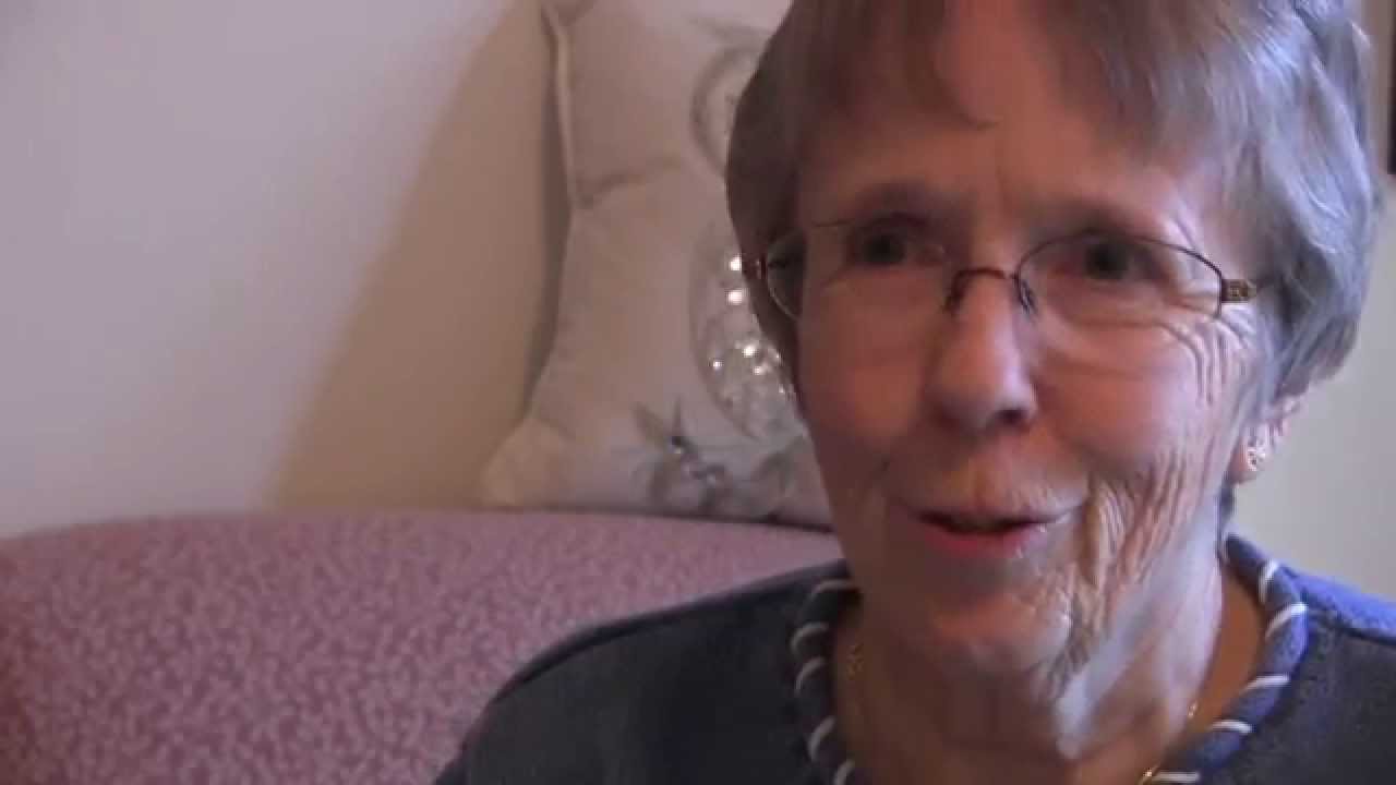 Bend Woman With Alzheimer'S Reacts To \