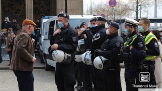 DÜSSELDORF| Auseinandersetzungen zwischen Demonstranten und Polizei bei Corona-Demonstration